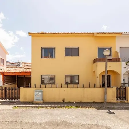 Ninestories Baleal Ferienhaus *